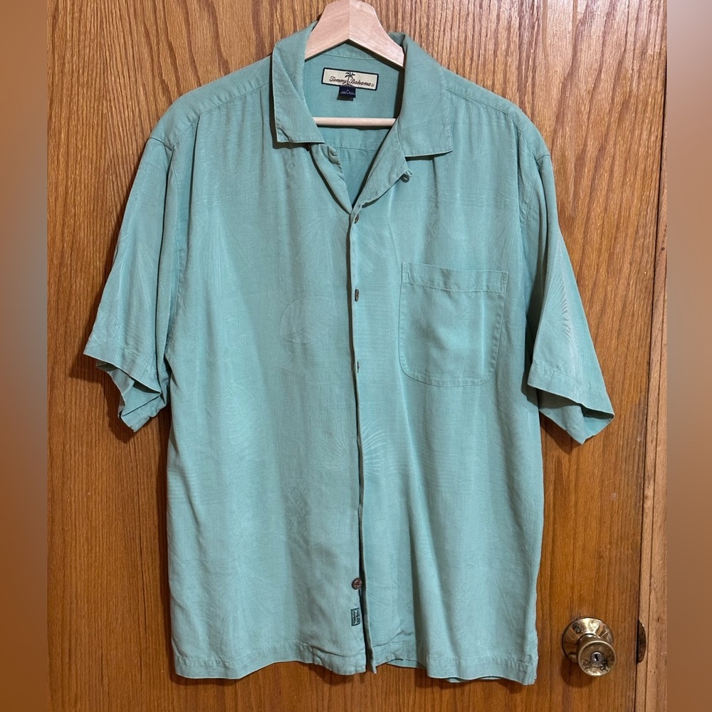 Tommy Bahama silk Seafoam Green Casual Button Down Shirt sz medium tropical vaca